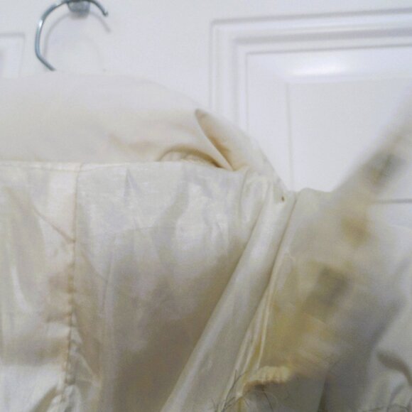 Vintage white puffy vest with hoodie size Small - Picture 8 of 10